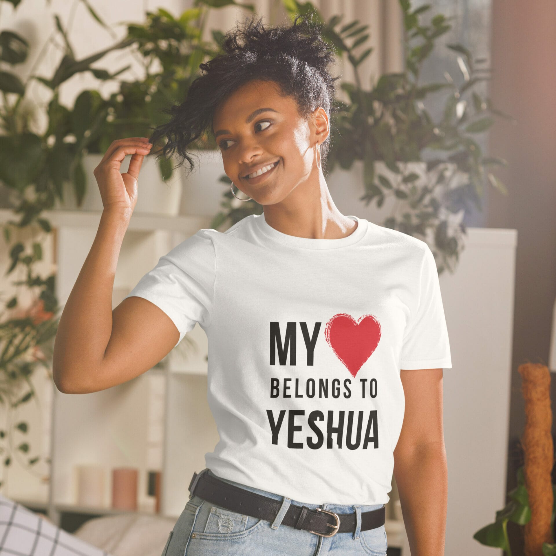 My Heart Belongs to Yeshua Short-Sleeve Unisex T-Shirt - Imagen 6