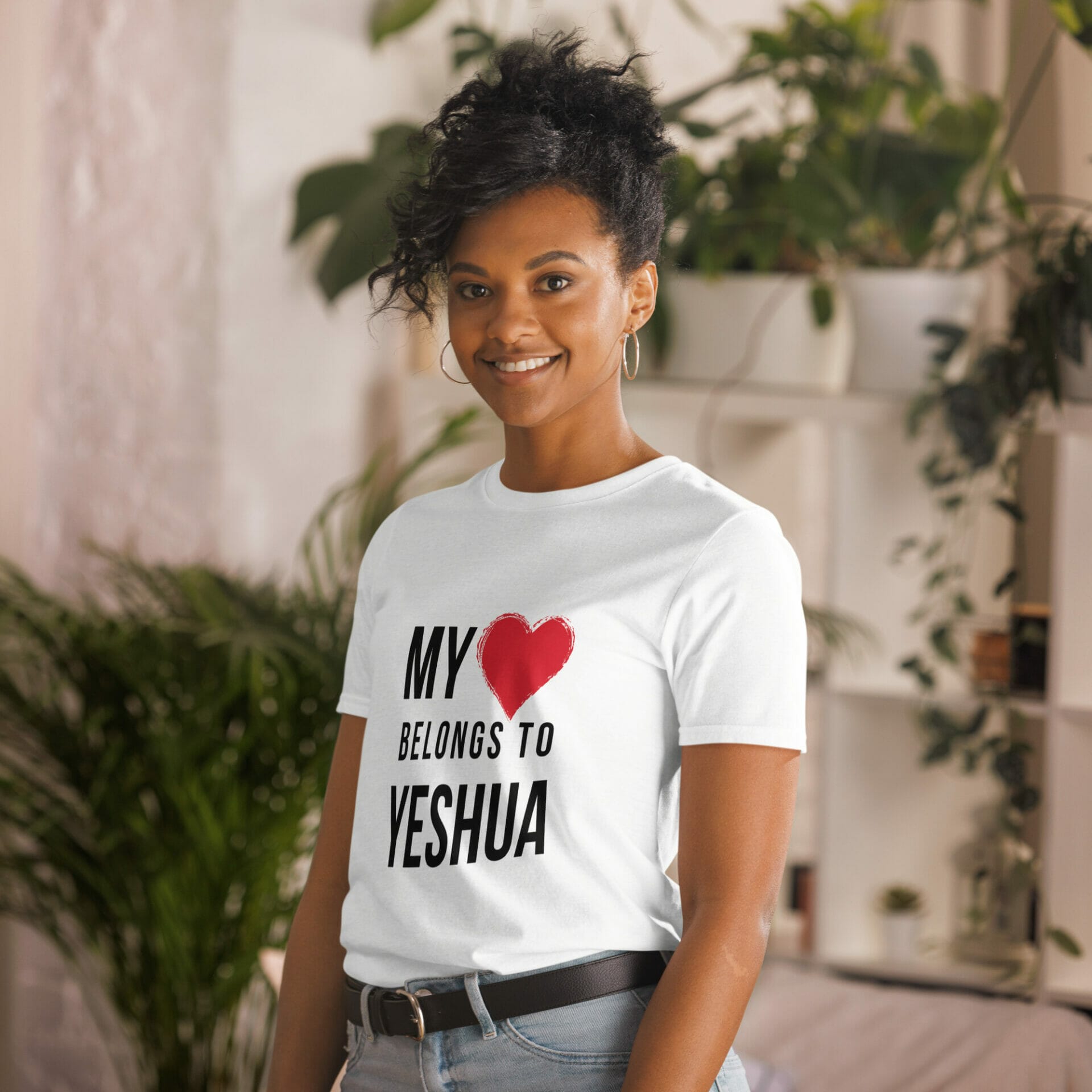 My Heart Belongs to Yeshua Short-Sleeve Unisex T-Shirt - Imagen 4