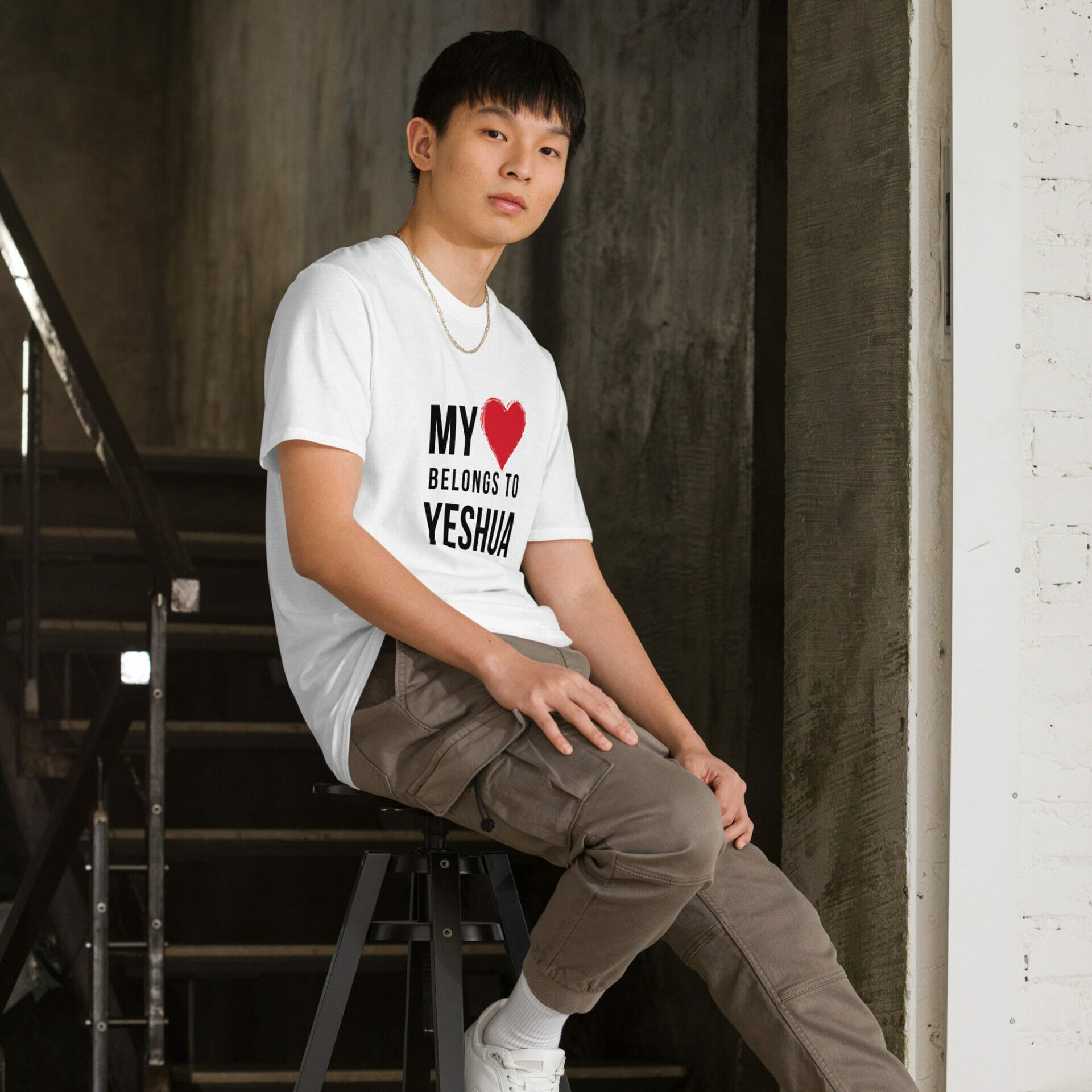 My Heart Belongs to Yeshua Short-Sleeve Unisex T-Shirt - Imagen 5